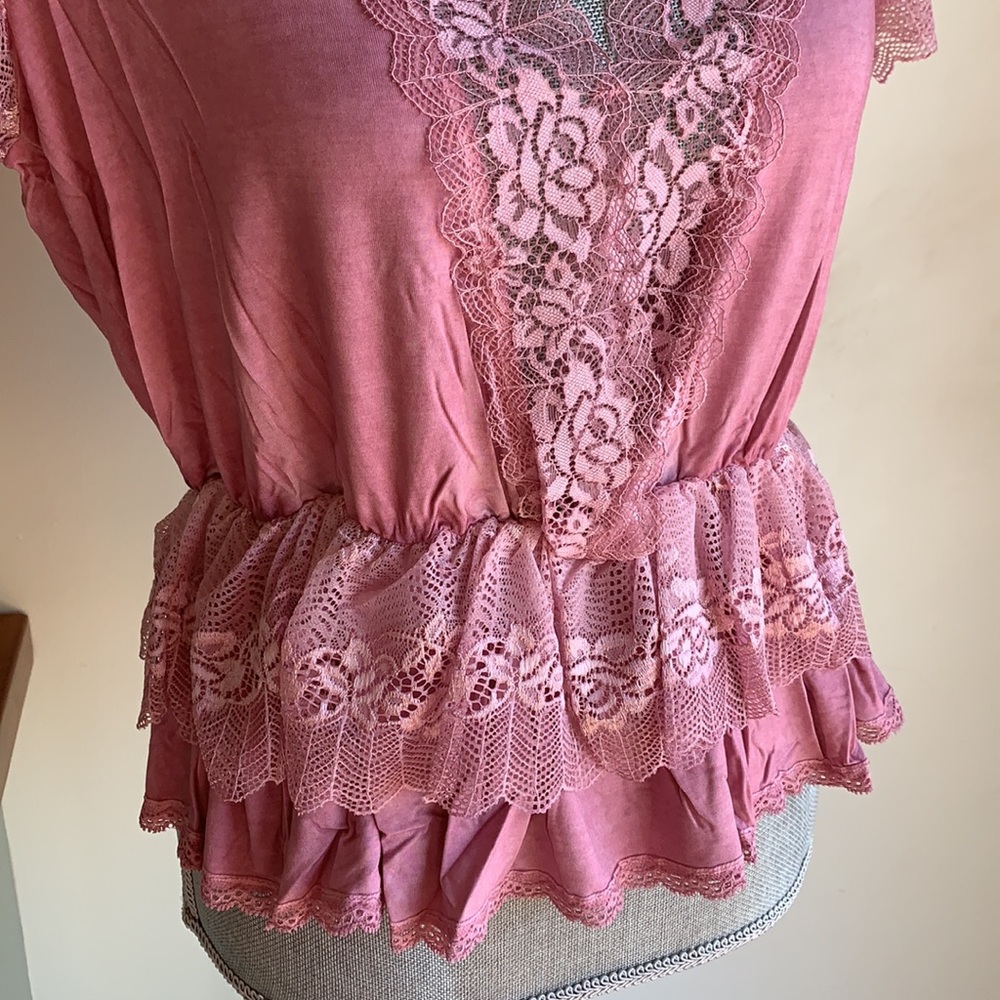 “The Sasha“ POL Lace Ruffle Top - Picture 4 of 6